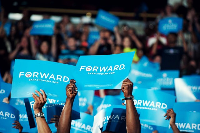 Forward-Not-back-Change-happens-barack-obama-30745434-640-426