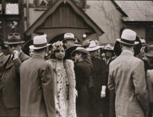 Edwin Rosskam. Easter Sunday, Chicago 1941.