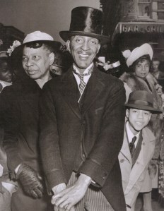 Weegee (Arthur Feelig). Easter Sunday, Harlem, 1943. 